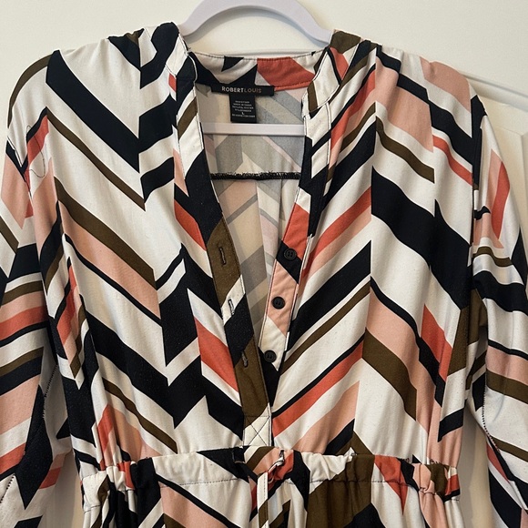 Chevron Patterned Dress - Picture 2 of 6